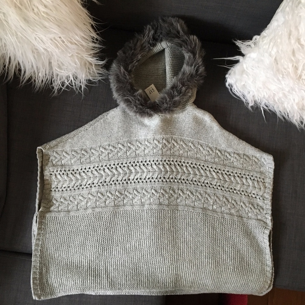 New with Tag Gap Faux-Fur Cable-Knit Poncho Girl S